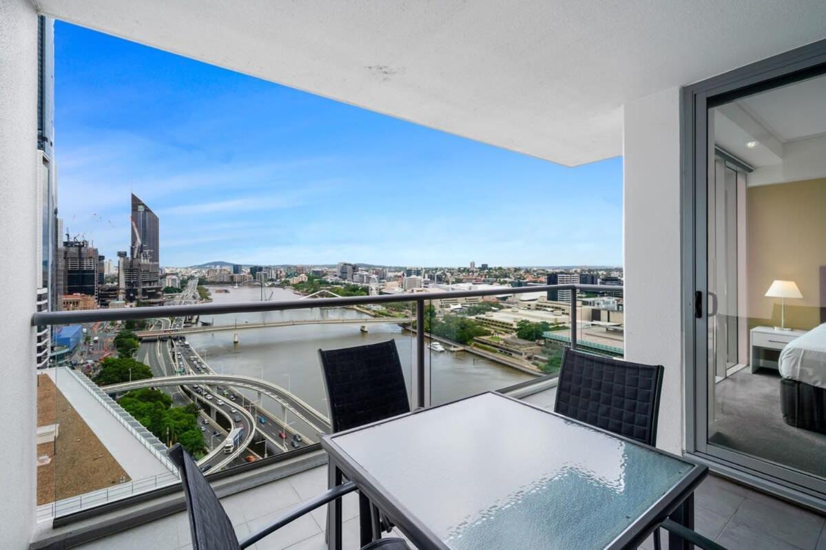 City Living - Brisbane River-View 2 Bedroom Apt Luaran gambar
